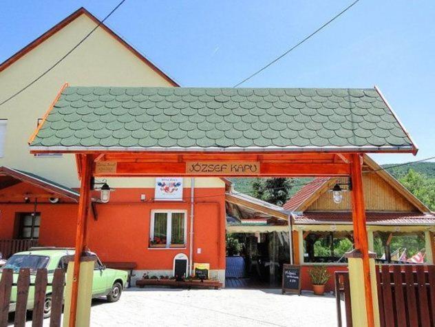 Hotel Fenyves Fogado Szurdokpüspöki Exterior foto