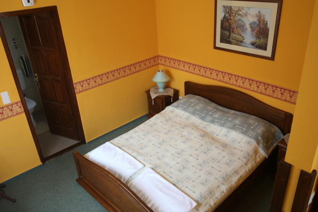Hotel Fenyves Fogado Szurdokpüspöki Zimmer foto